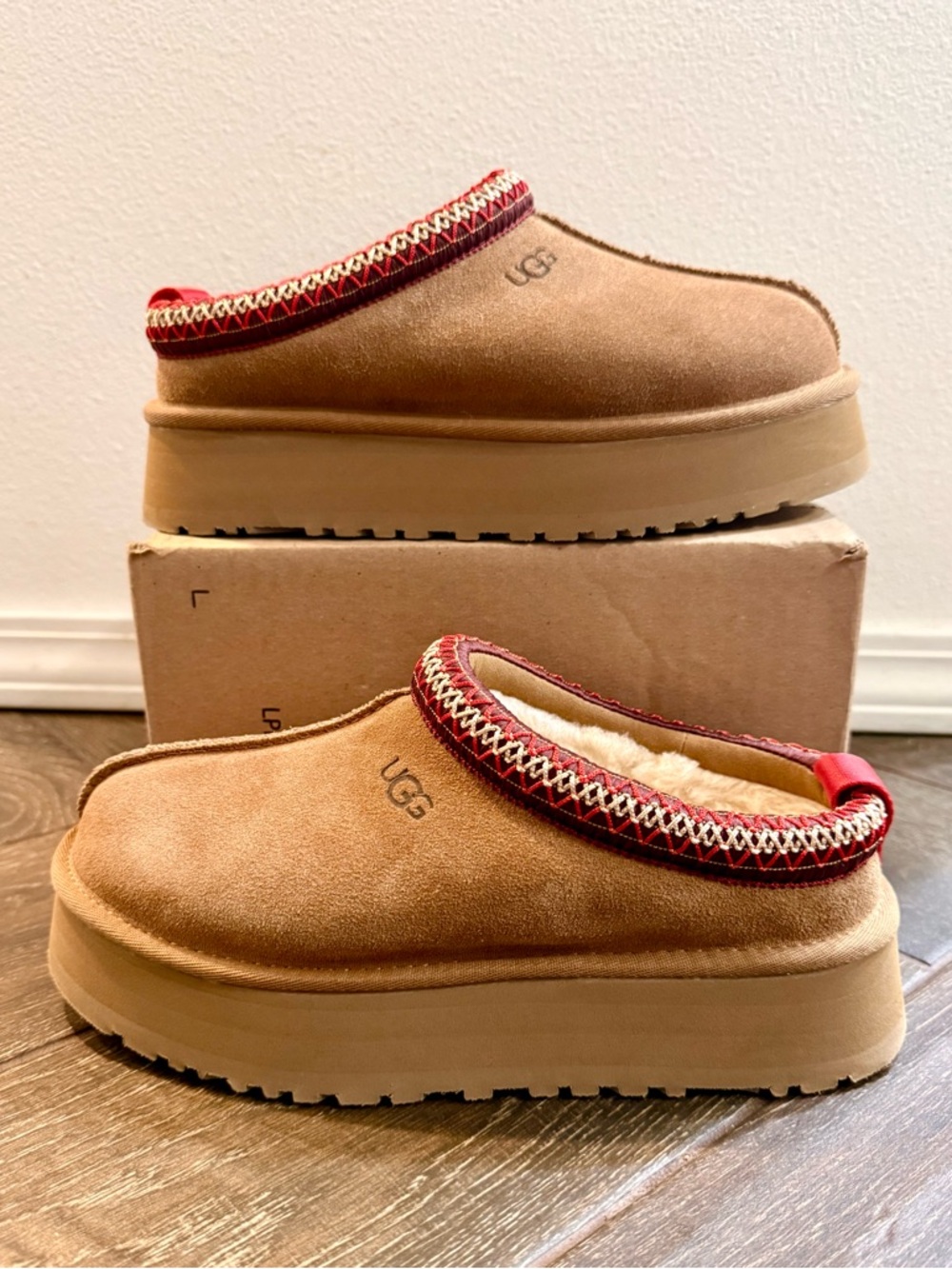 UGG Tasman platforms